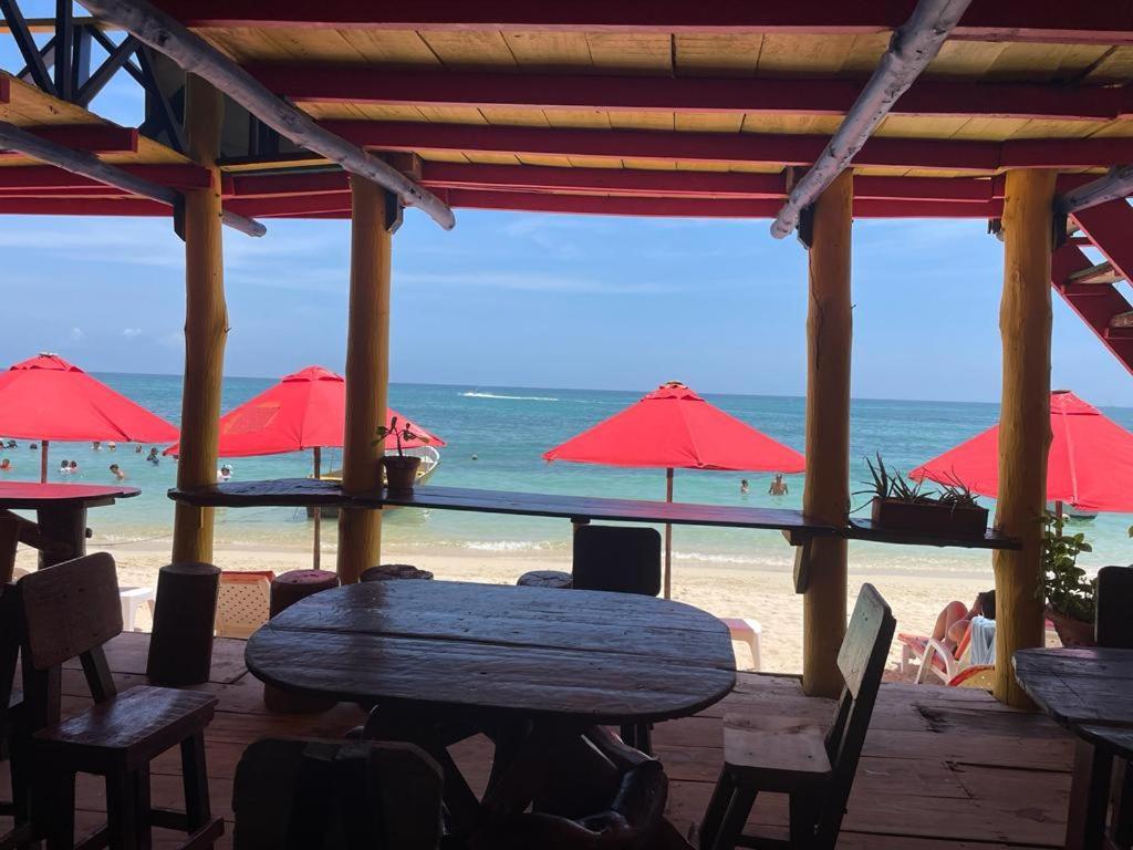 Princesa Del Mar Hotel Pendales ภายนอก รูปภาพ